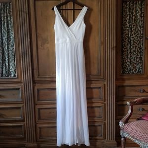 Levkoff Bridesmaid Sleeveless Gown White Self Band at the Natural Waist size 6